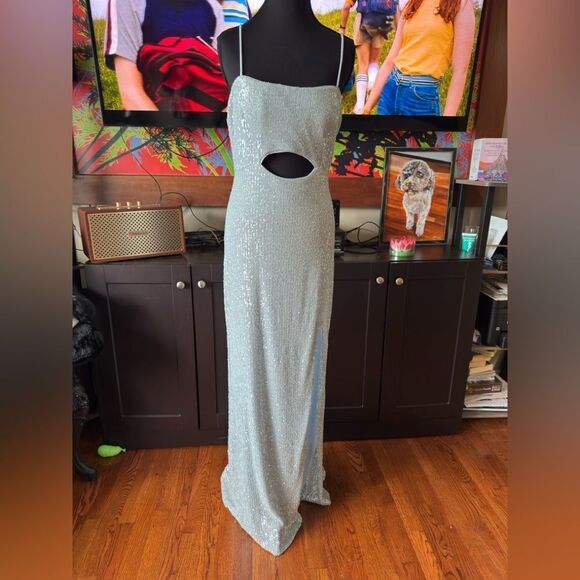 Xscape light blue sequin Evening Gown in size 6 - Picture 1 of 14